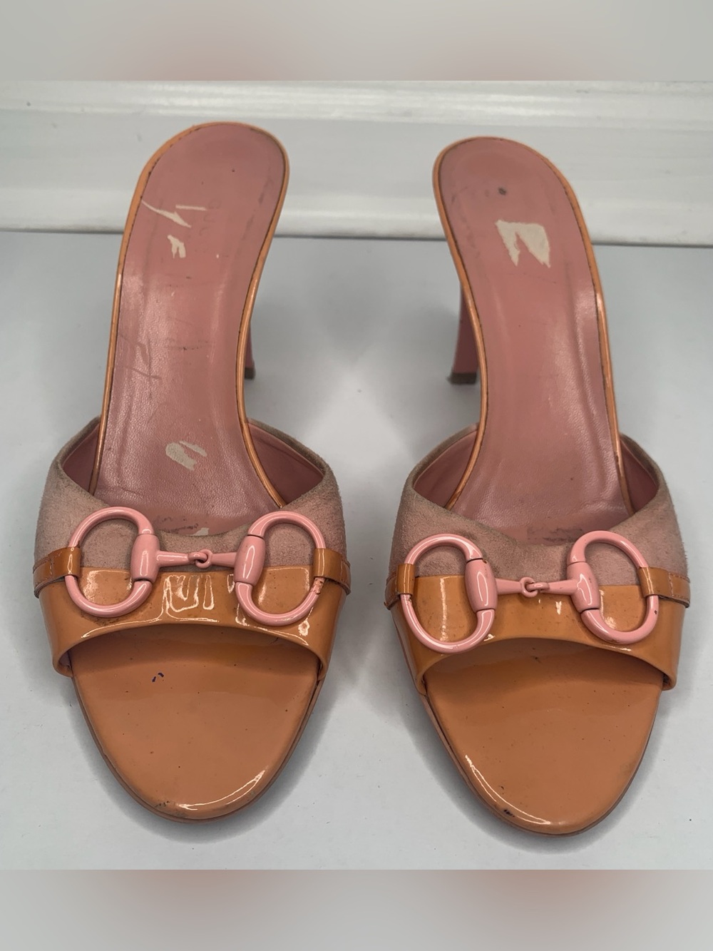 Gucci Women’s Horsebit Peach and Pink Slip-On Heeled Mules - Picture 3 of 9